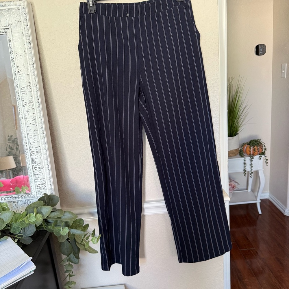 Navy Striped wide leg chico’s pants 1 usa 8/10